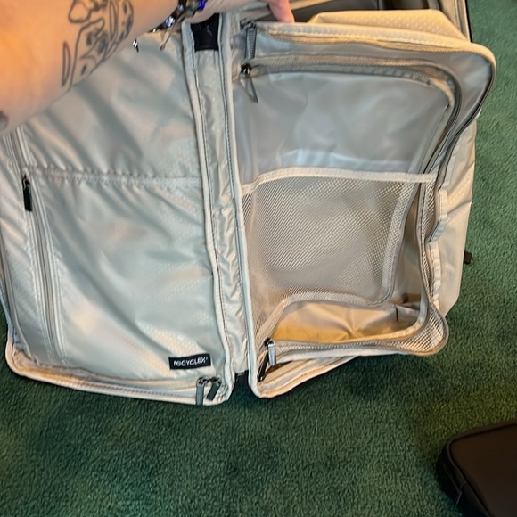 Samsonite backpack carryon NWOT - Picture 2 of 5